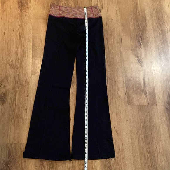 Grove top lululemon pants - Picture 5 of 6
